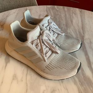 Adidas swiftrun sneakers
